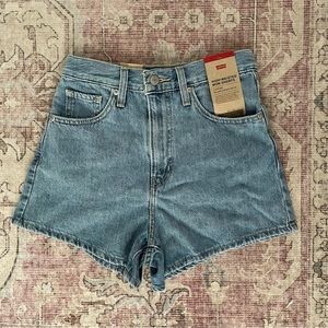 NWT LEVI’S • High Waisted Denim Mom Shorts